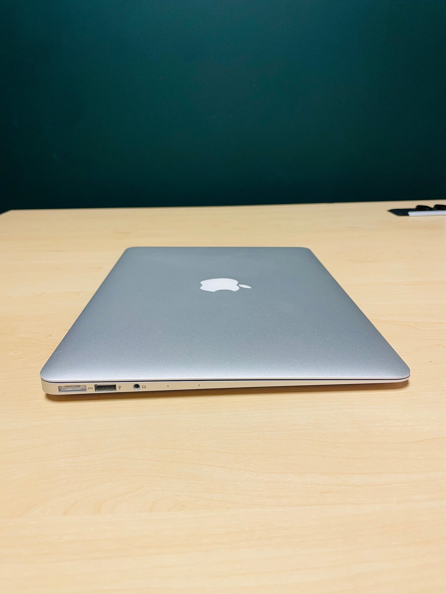 13-inch MacBook Air (2017) Intel i5 128GB - Silver (Pre-owned)