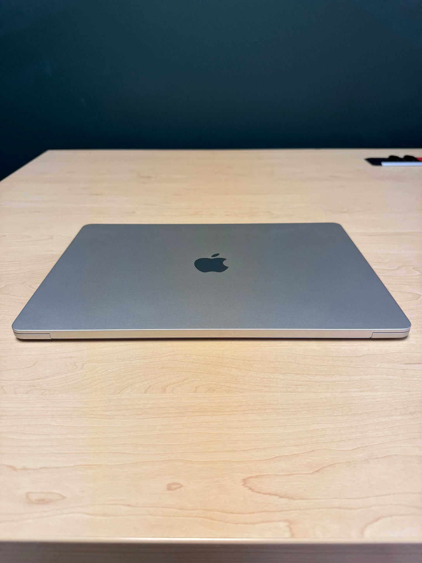 MacBook Air 15-inch | M3 Chip | 512GB - Starlight (Pre-owned)
