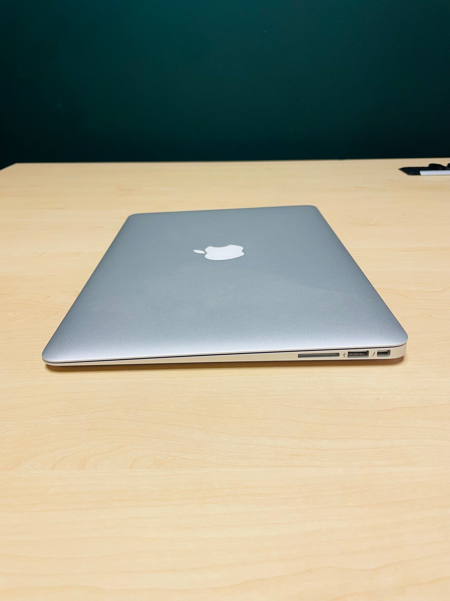 13-inch MacBook Air (2017) Intel i5 128GB - Silver (Pre-owned)