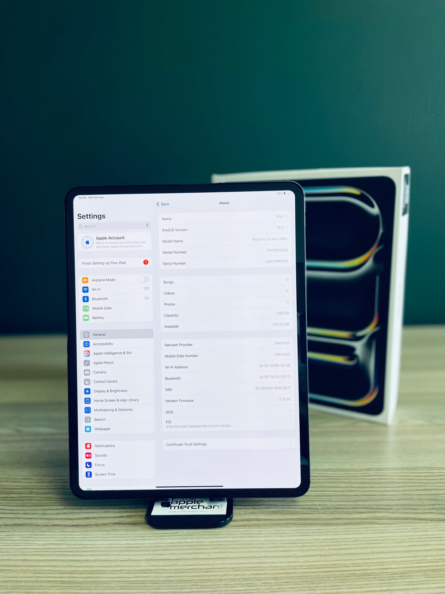 iPad Pro 13-inch M4 | Wi-Fi + Cellular | 256gb - Space Black (Pre-owned)