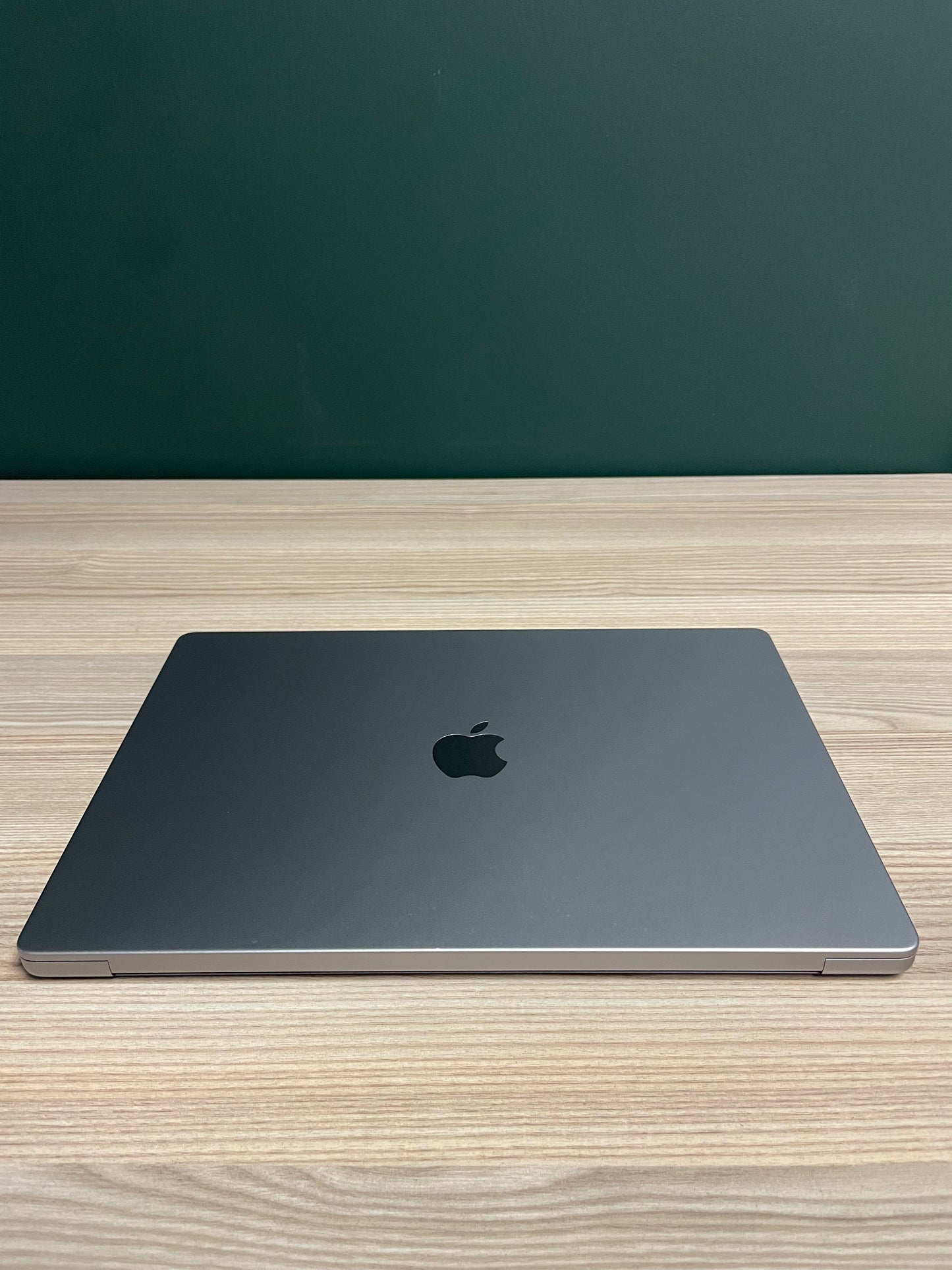MacBook Pro 16-inch With M1 Max Chip 1TB - Space Grey (Pre-owned)