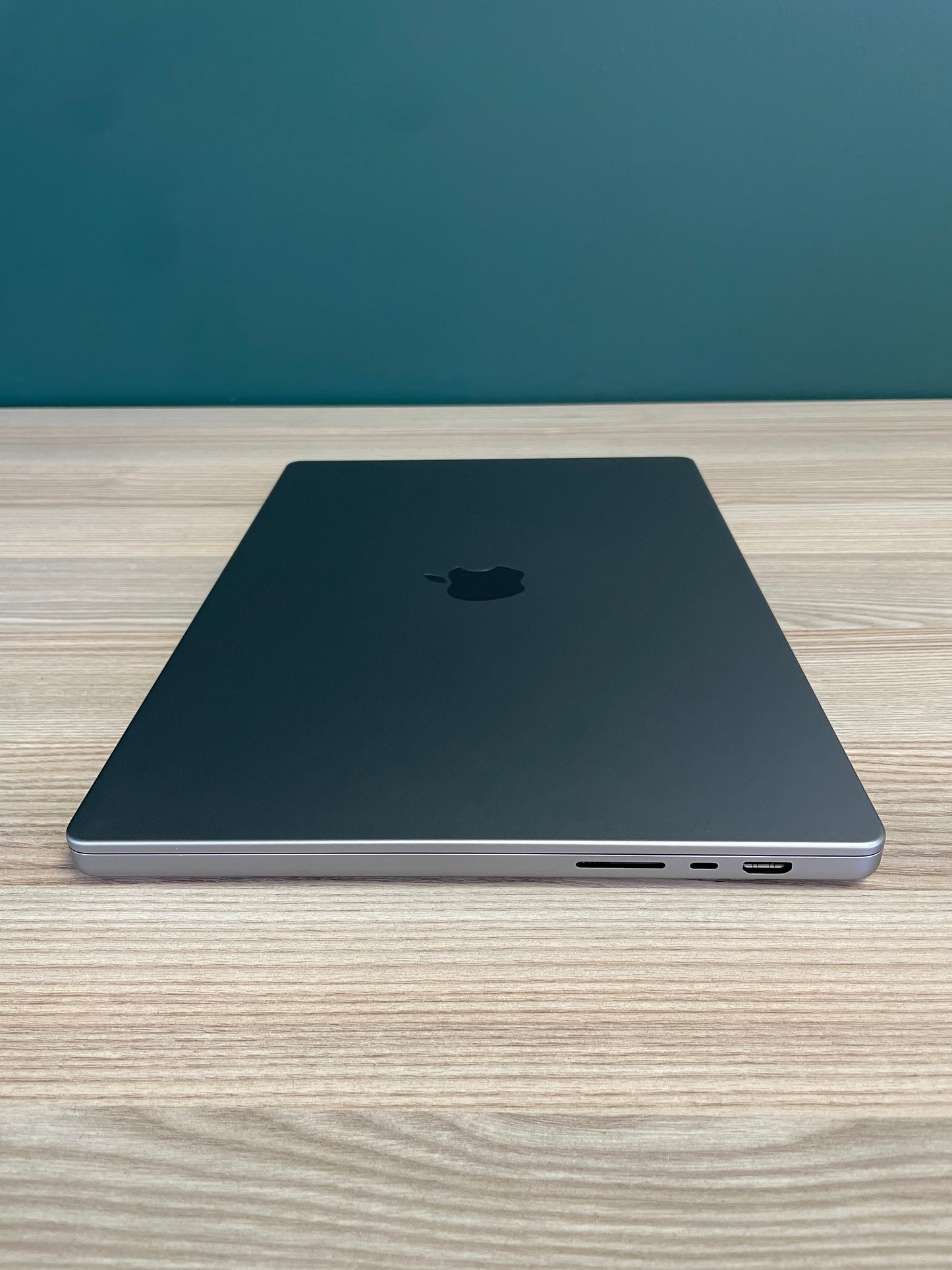 MacBook Pro 16-inch With M2 Max Chip 1TB | 32GB - Space Grey (Pre-owned)