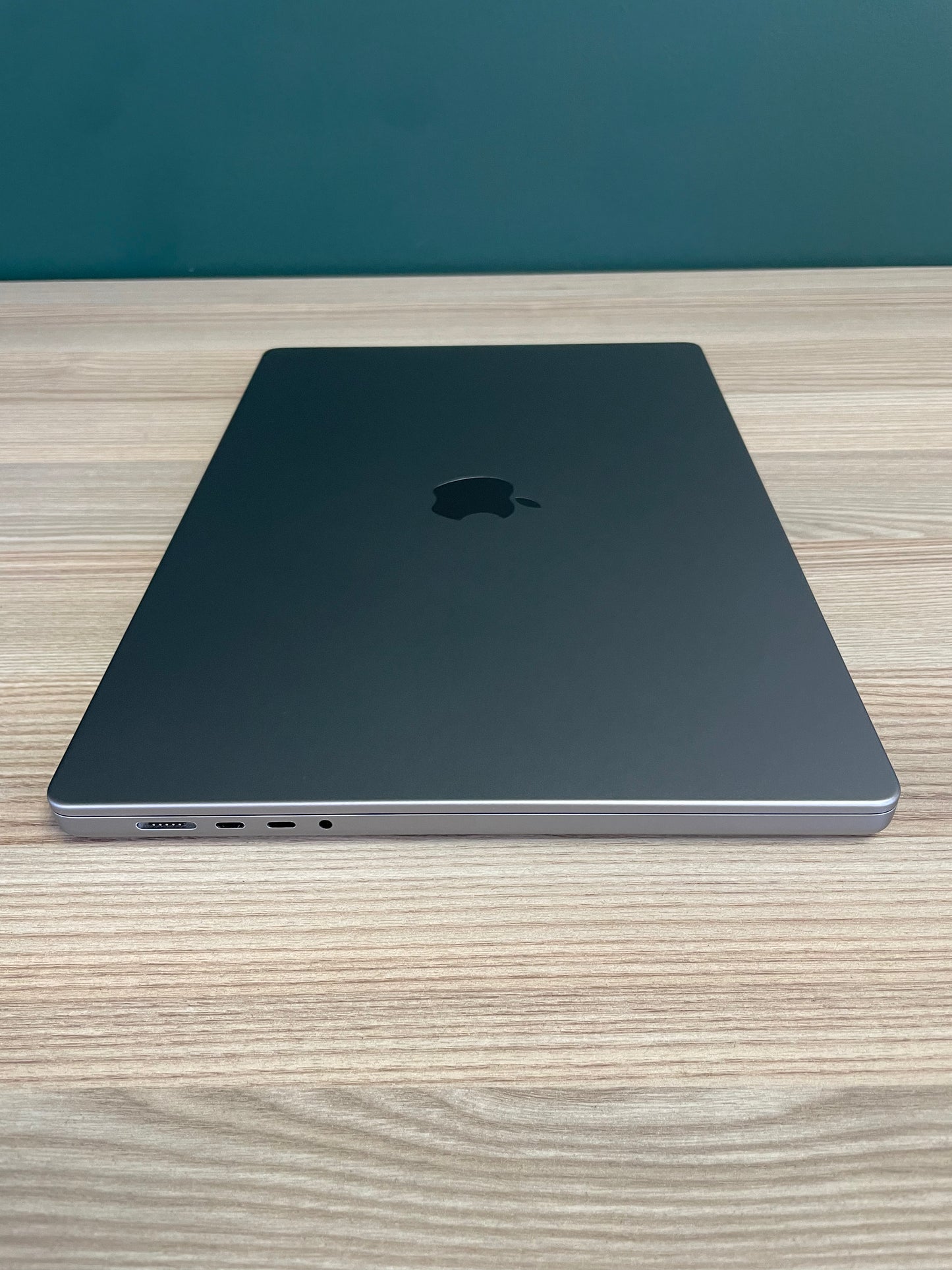 MacBook Pro 16-inch With M2 Max Chip 1TB | 32GB - Space Grey (Pre-owned)