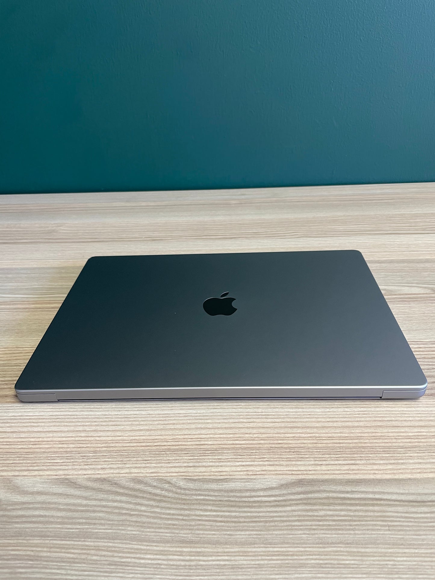 MacBook M1 Pro 16-inch 512GB - Space Grey (Pre-owned)