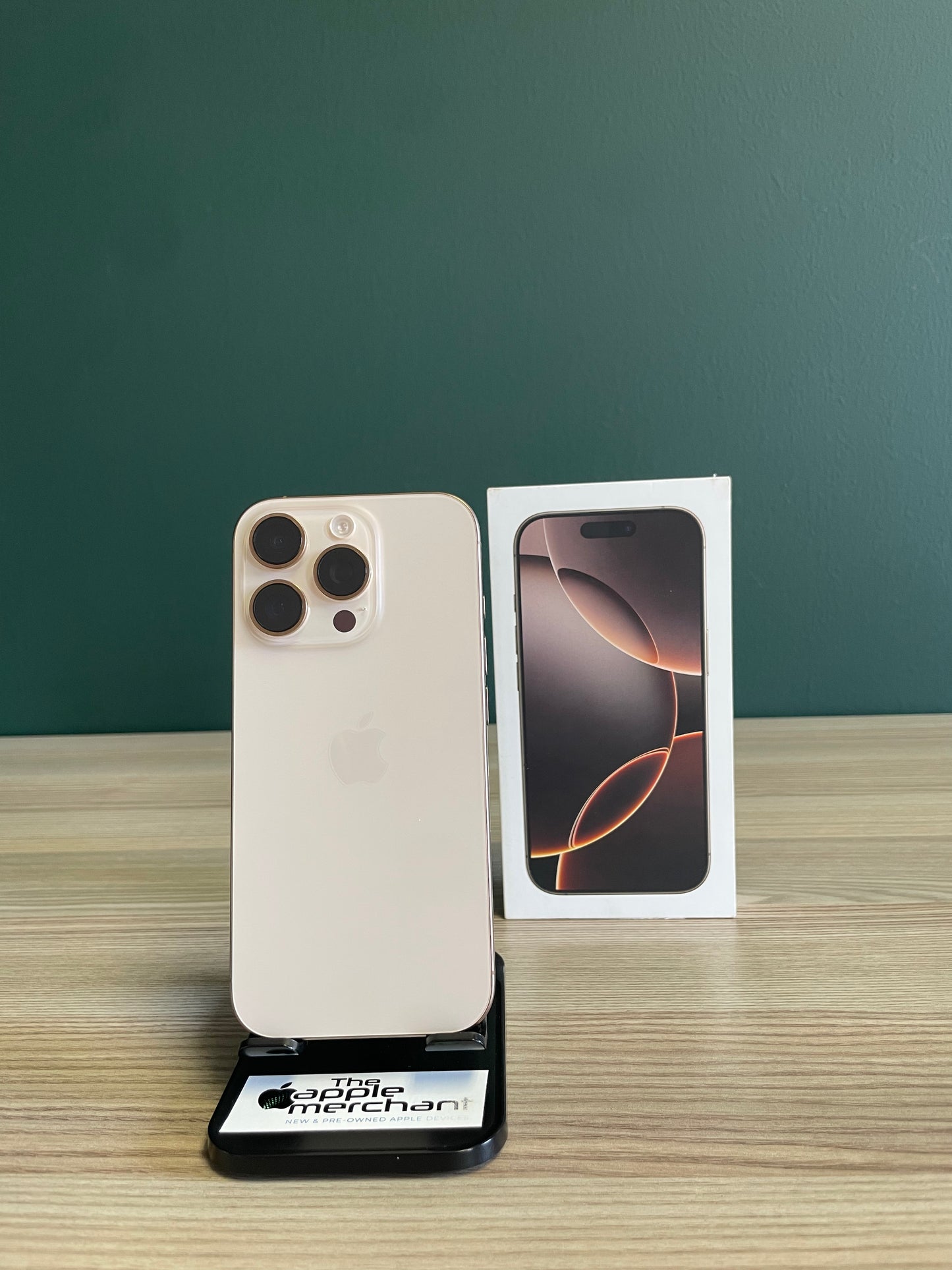iPhone 16 Pro 256GB - Desert Titanium (Pre-owned)