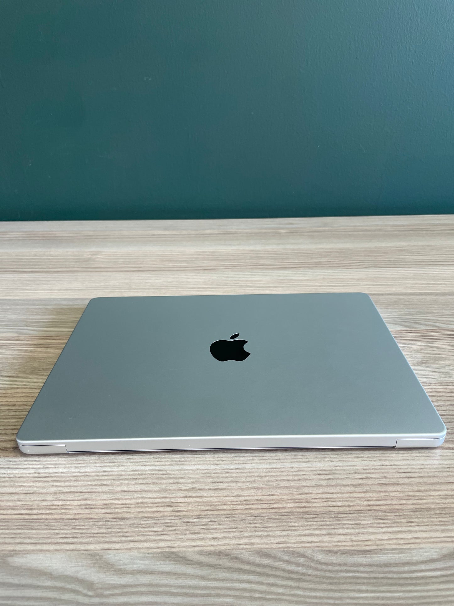 MacBook Pro 14-inch With M3 Chip 512GB - Silver (Pre-owned)