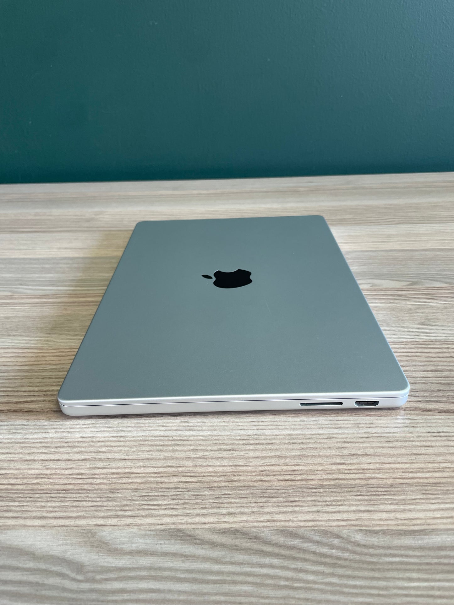 MacBook Pro 14-inch With M3 Chip 512GB - Silver (Pre-owned)