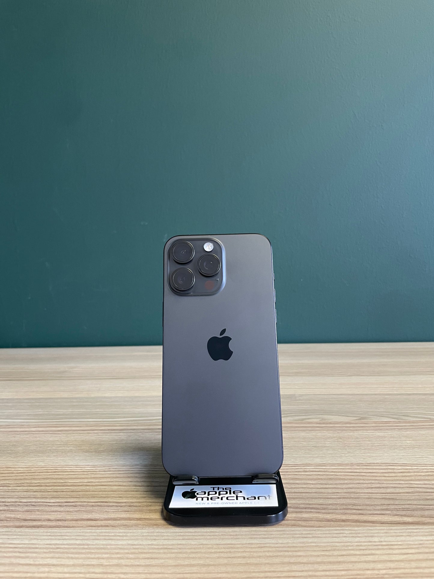 iPhone 15 Pro Max 256GB - Black Titanium (Pre-owned)