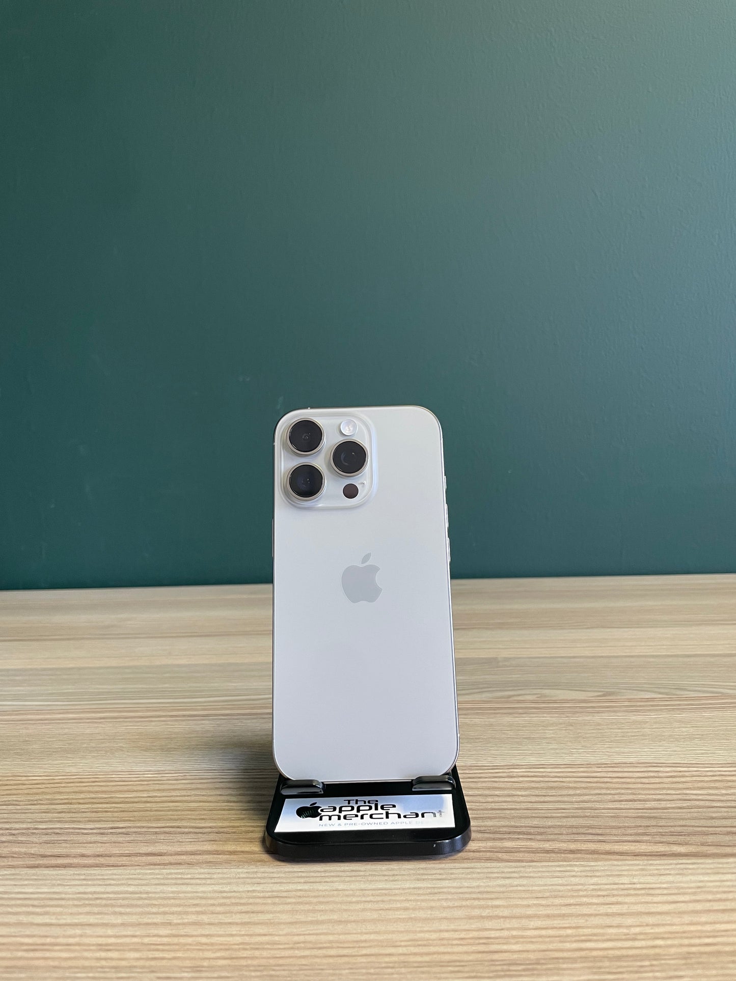 iPhone 16 Pro 256GB - Natural Titanium (Pre-owned)