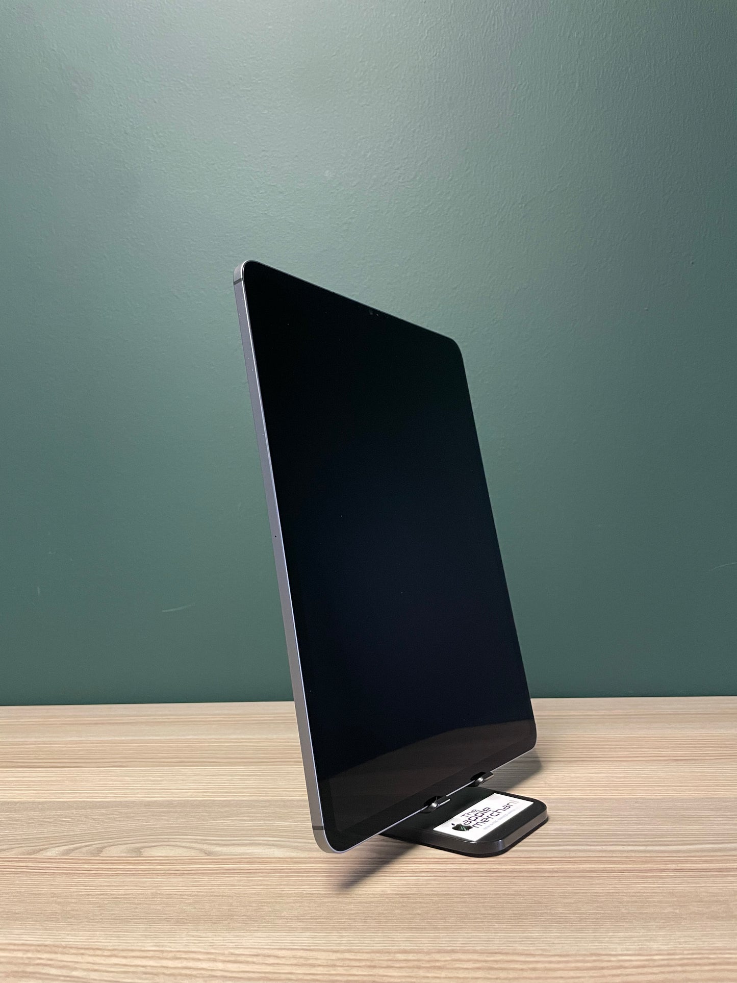 iPad Pro 12.9-inch M1 | Wi-Fi + Cellular | 1TB + Logitech Keyboard - Space Grey (Pre-owned)