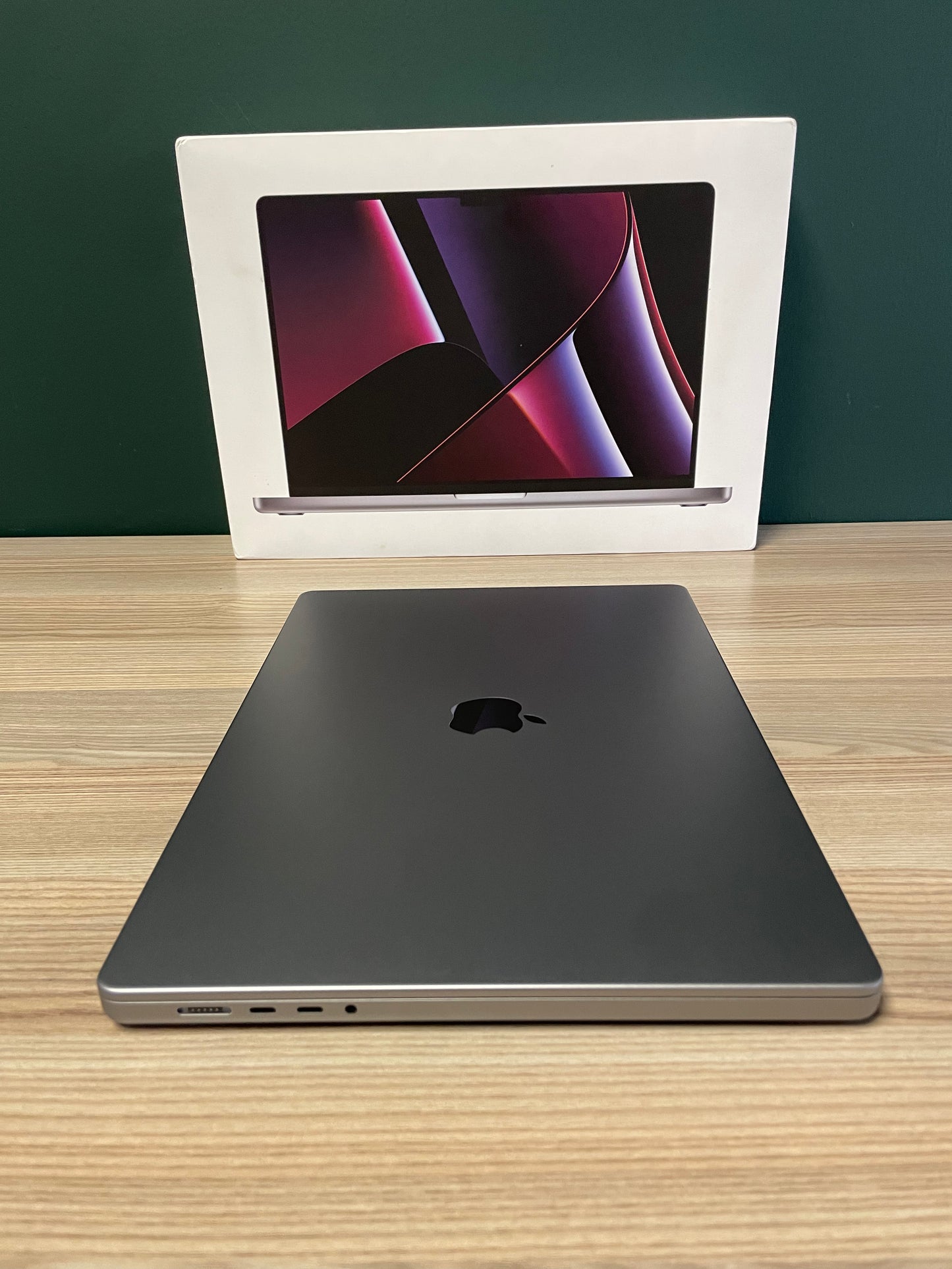 MacBook Pro 16-inch With M2 Pro Chip 1TB - Space Grey (Pre-owned)