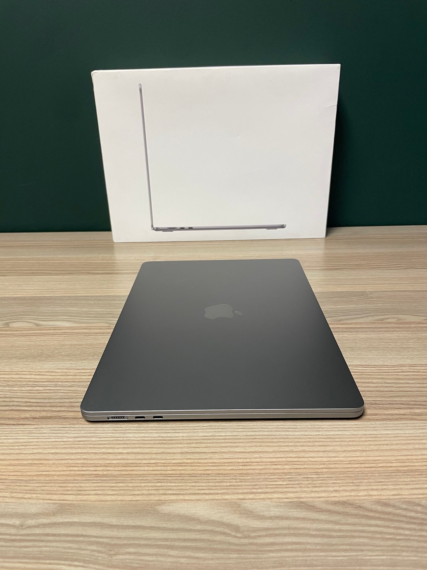 MacBook Air 15-inch | M2 Chip | 256GB - Space Grey (Pre-owned)