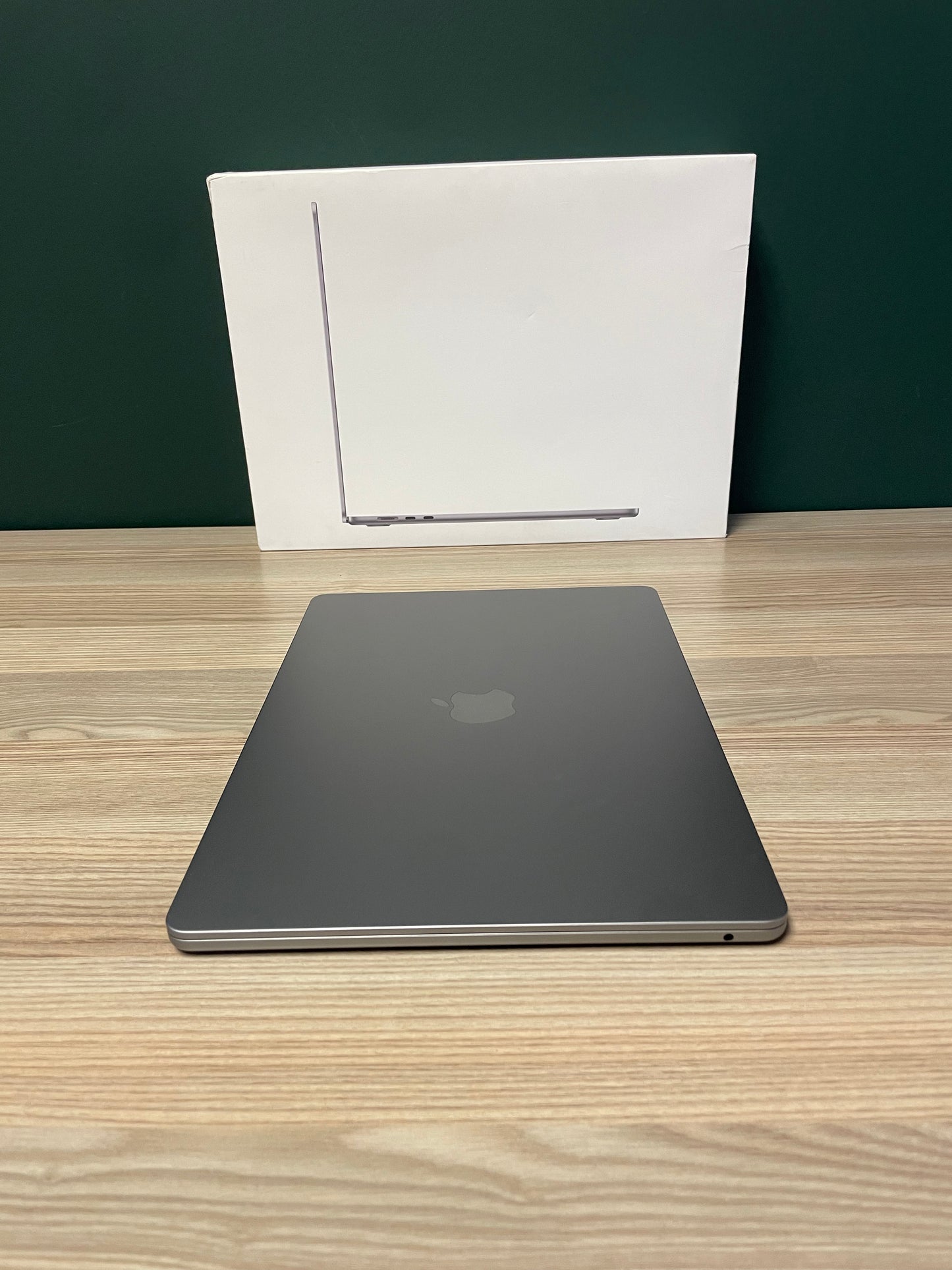 MacBook Air 15-inch | M2 Chip | 256GB - Space Grey (Pre-owned)