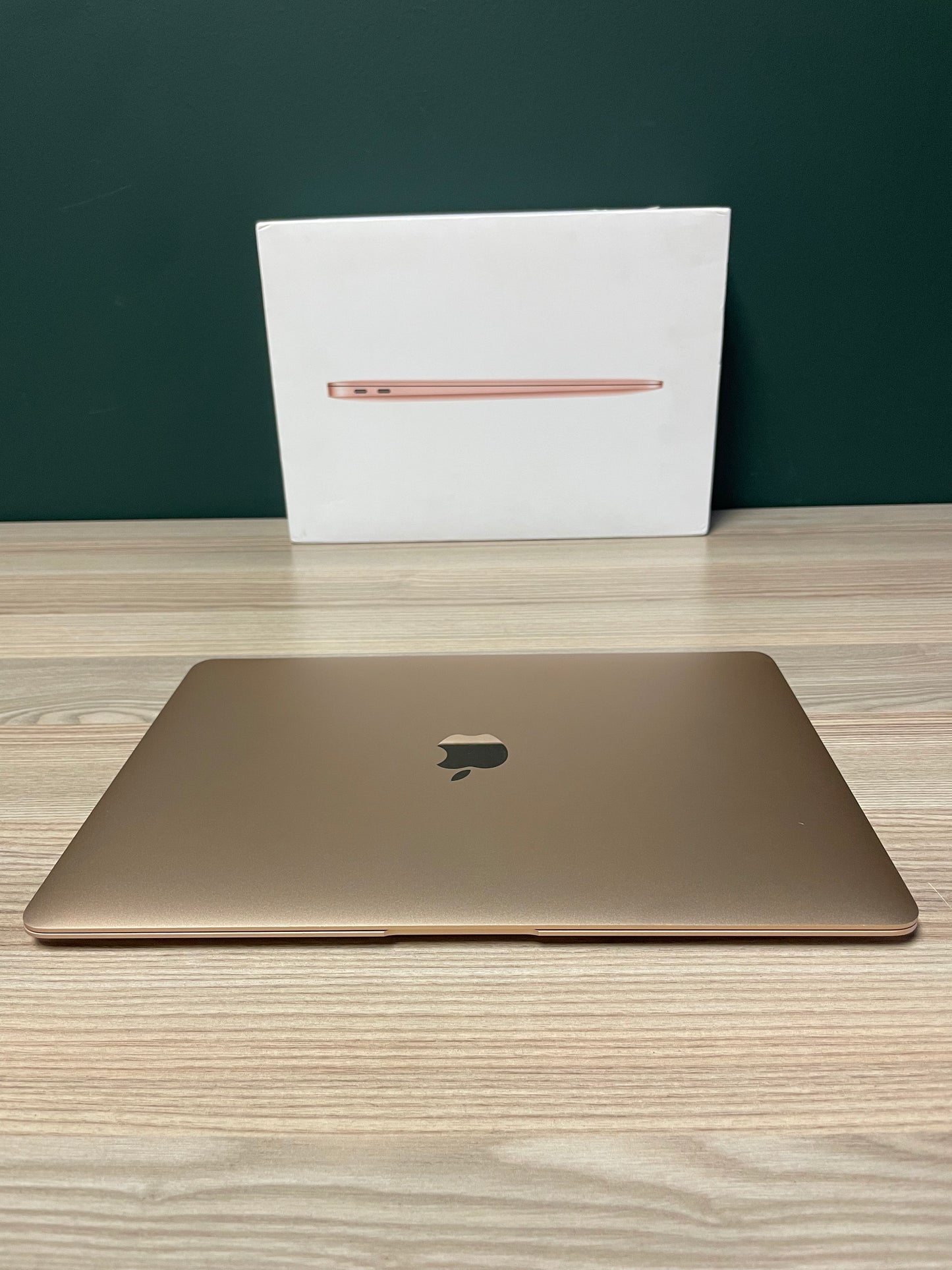 MacBook Air M1 - 256GB - Gold (Pre-owned)