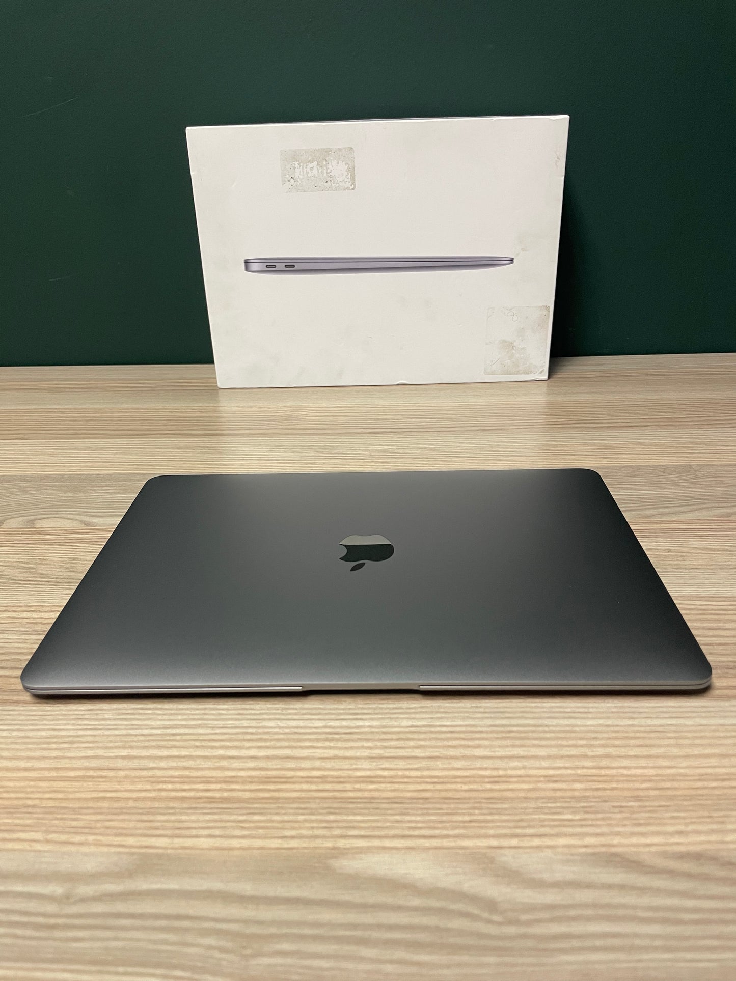 MacBook Air M1 - 256GB - Space Grey (Pre-owned)