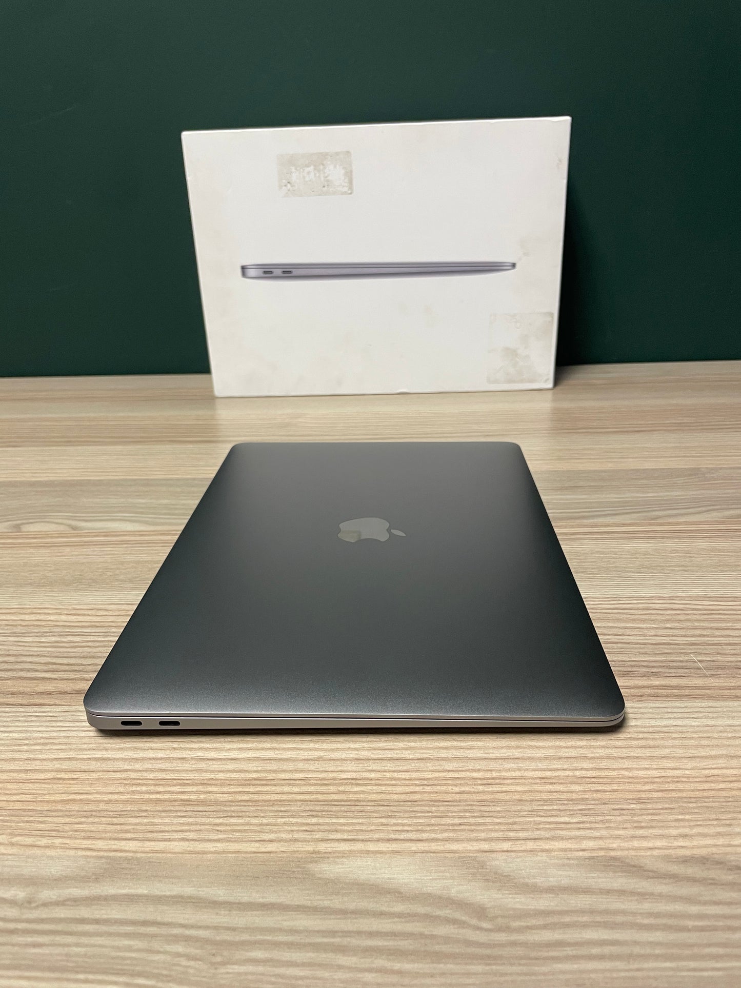 MacBook Air M1 - 256GB - Space Grey (Pre-owned)