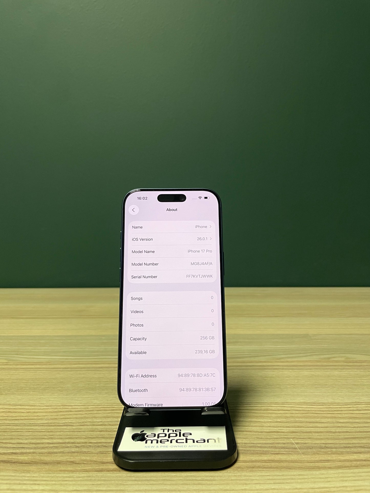 iPhone 17 Pro 256GB - Deep Blue (Pre-owned)