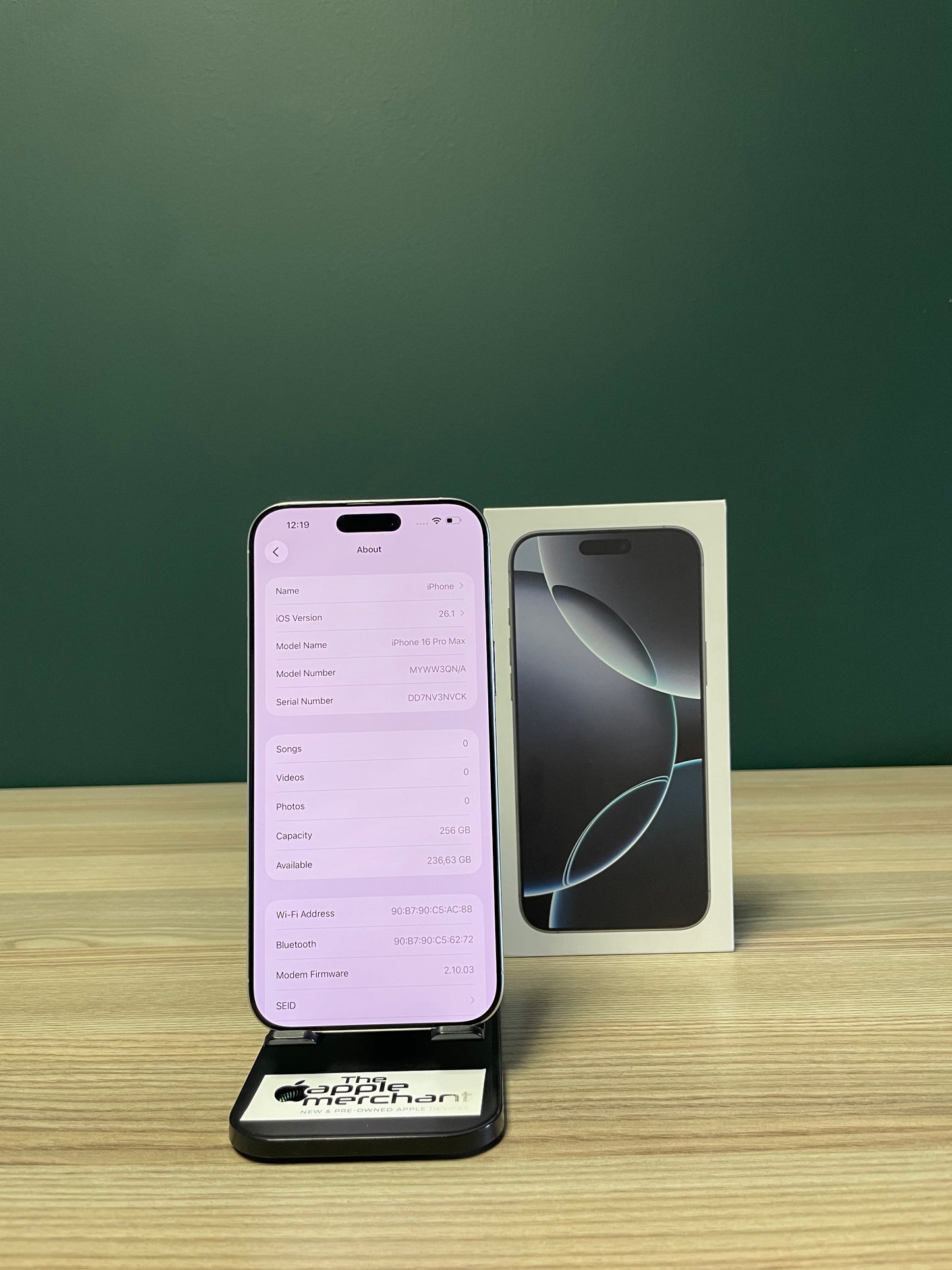 iPhone 16 Pro Max 256GB - White Titanium (Pre-owned)