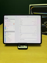 Load image into Gallery viewer, iPad Pro 13-inch M4 | Wi-Fi | 256gb - Space Black (Pre-owned)
