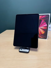 Load image into Gallery viewer, iPad Pro 11-inch M1 | Wi-Fi + Cellular | 128gb - Space Grey (Pre-owned)
