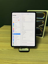 Load image into Gallery viewer, iPad Pro 11-inch M4 | Wi-Fi + Cellular | 256gb - Space Black (Pre-owned)
