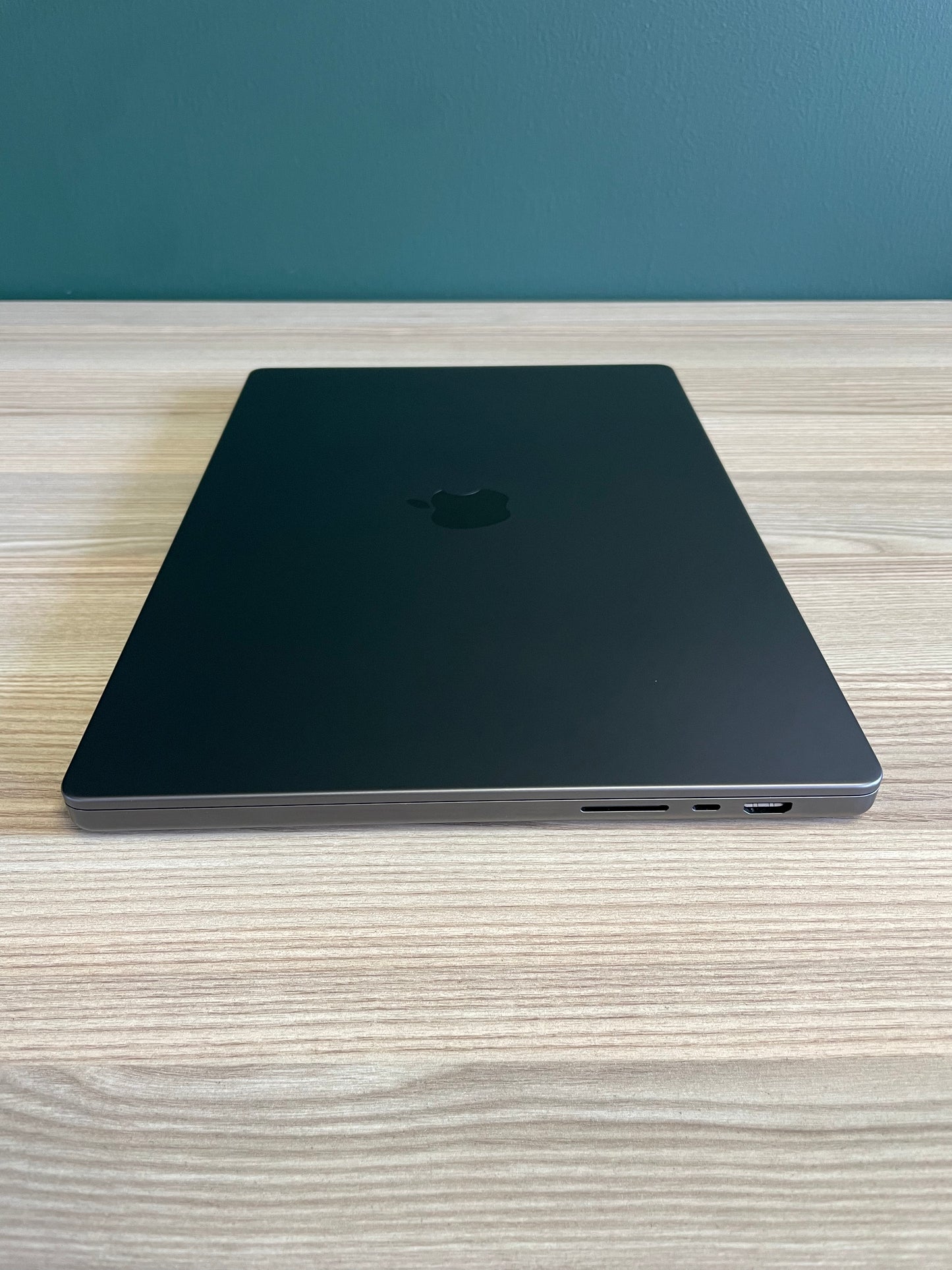MacBook Pro 16-inch With M3 Pro Chip | 512GB - Space Black (Pre-owned)