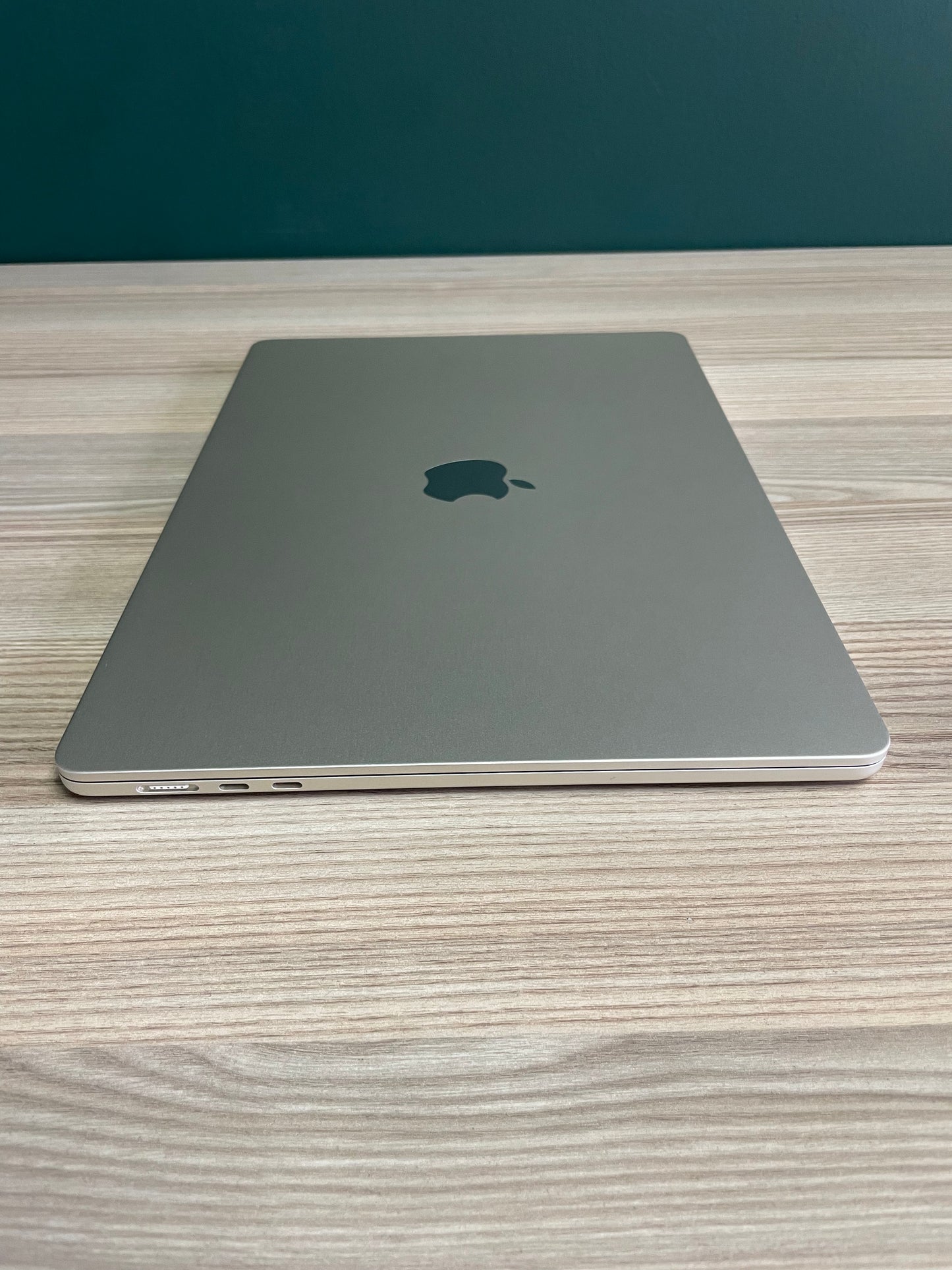 MacBook Air 15-inch | M2 Chip | 512GB - Starlight (Pre-owned)