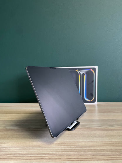 iPad Pro 13-inch M4 | Wi-Fi + Cellular | 256gb - Space Black (Pre-owned)