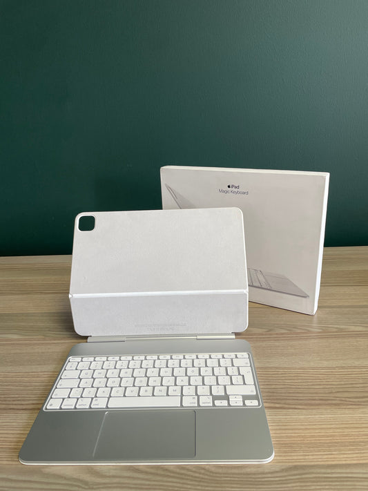 Apple Magic Keyboard for iPad Pro 13-inch (M4) White - (Pre-owned)