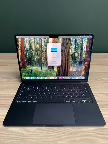 MacBook Air 13-inch | M4 Chip | 256GB | 16GB - Midnight (Pre-owned)