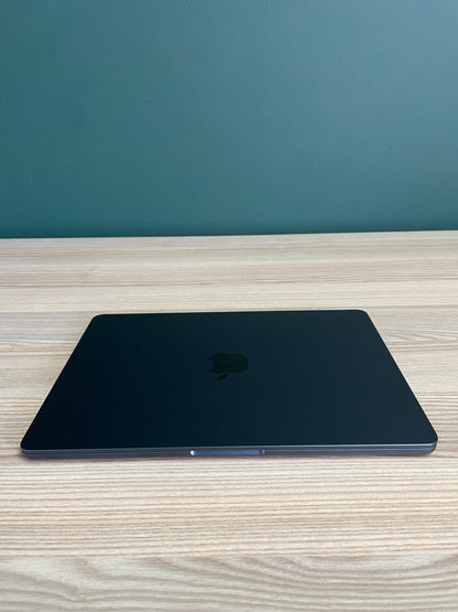 MacBook Air 13-inch | M4 Chip | 256GB | 16GB - Midnight (Pre-owned)