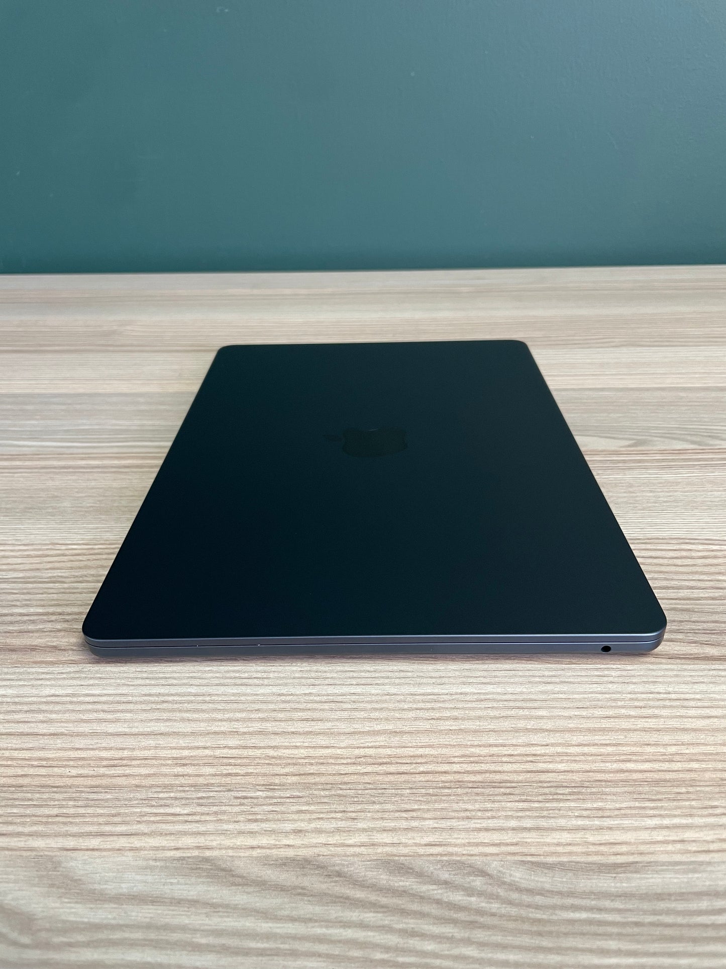 MacBook Air 13-inch | M4 Chip | 256GB | 16GB - Midnight (Pre-owned)