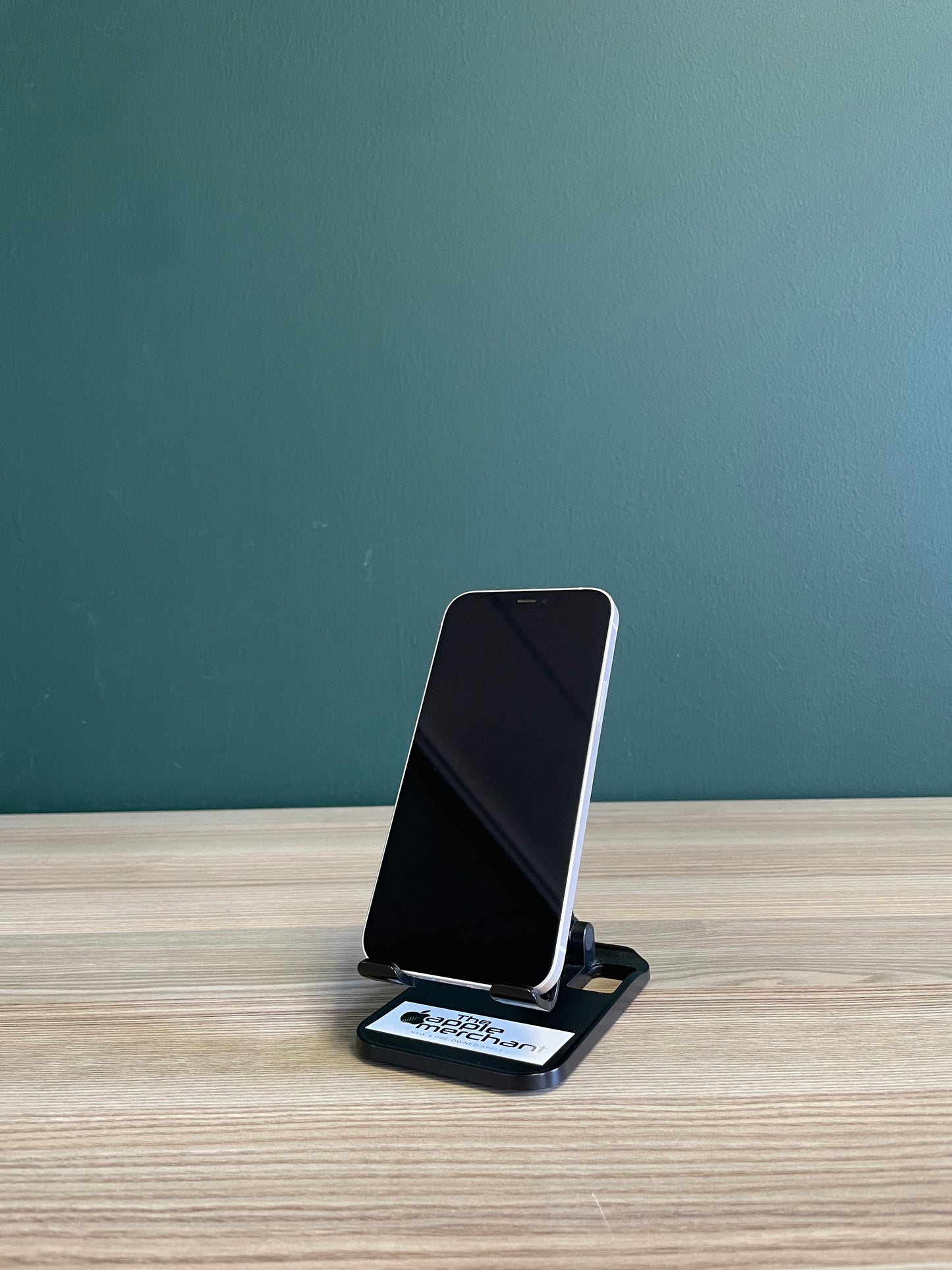 iPhone 12 64GB - White (Pre-owned)