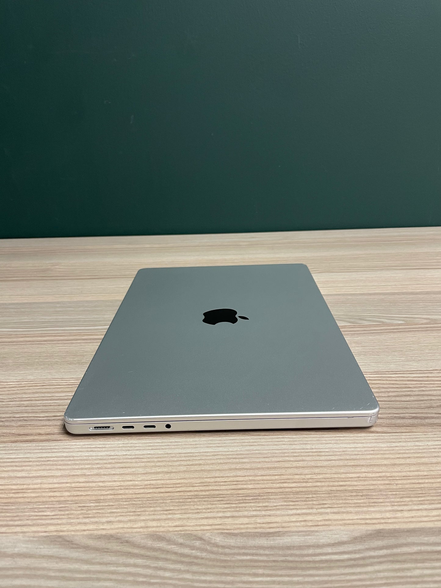 MacBook Pro 14-inch With M3 Pro Chip 512GB - Silver (Pre-owned)