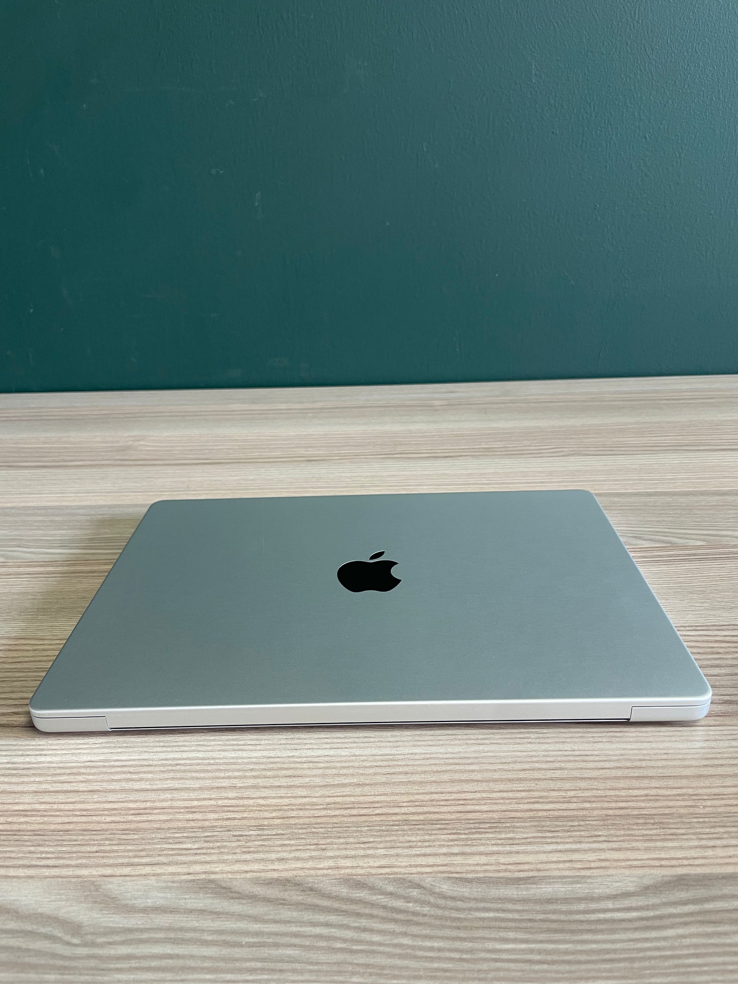 MacBook Pro 14-inch With M3 Chip 512GB - Silver (Pre-owned)