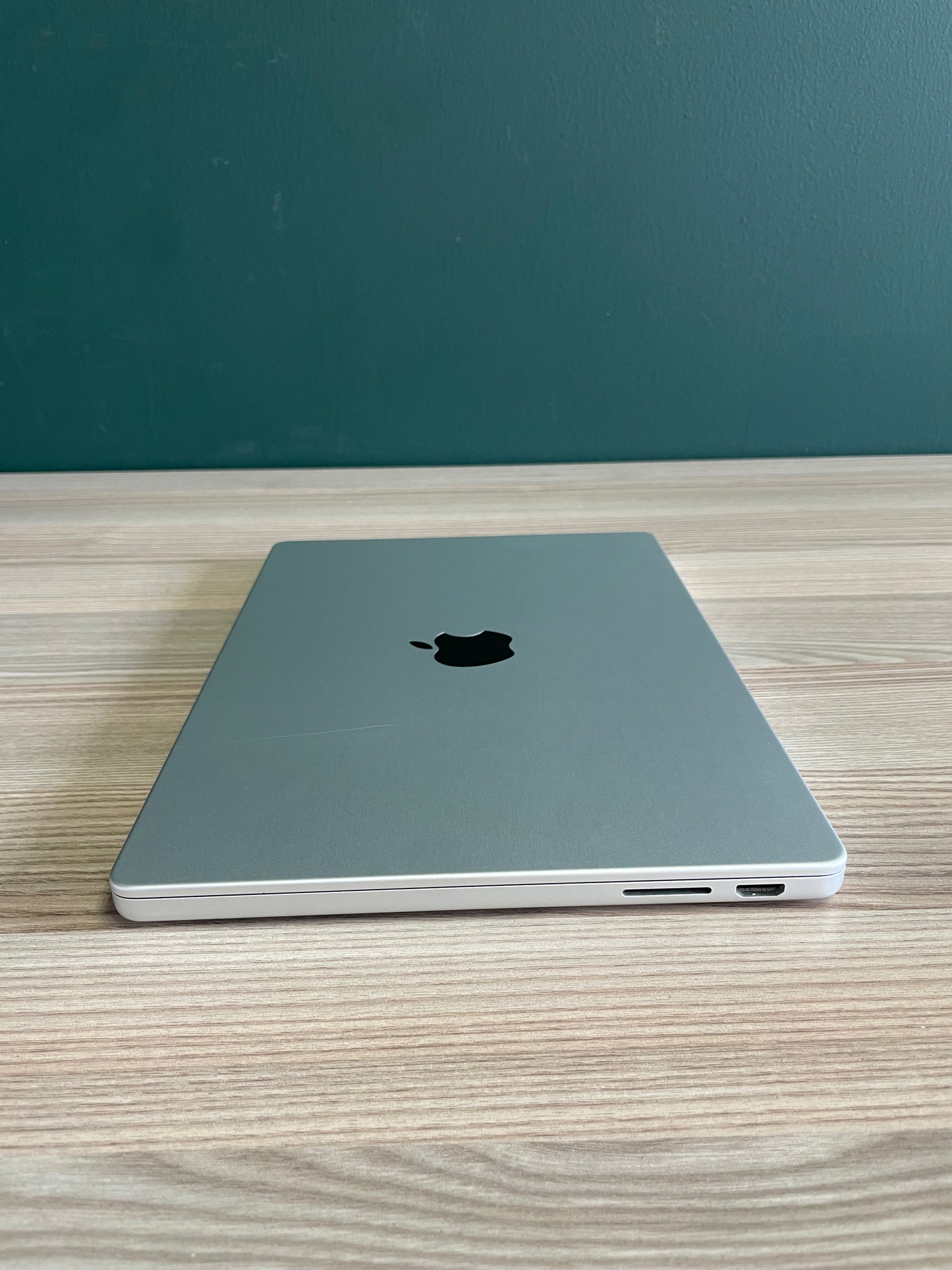 MacBook Pro 14-inch With M3 Chip 512GB - Silver (Pre-owned)