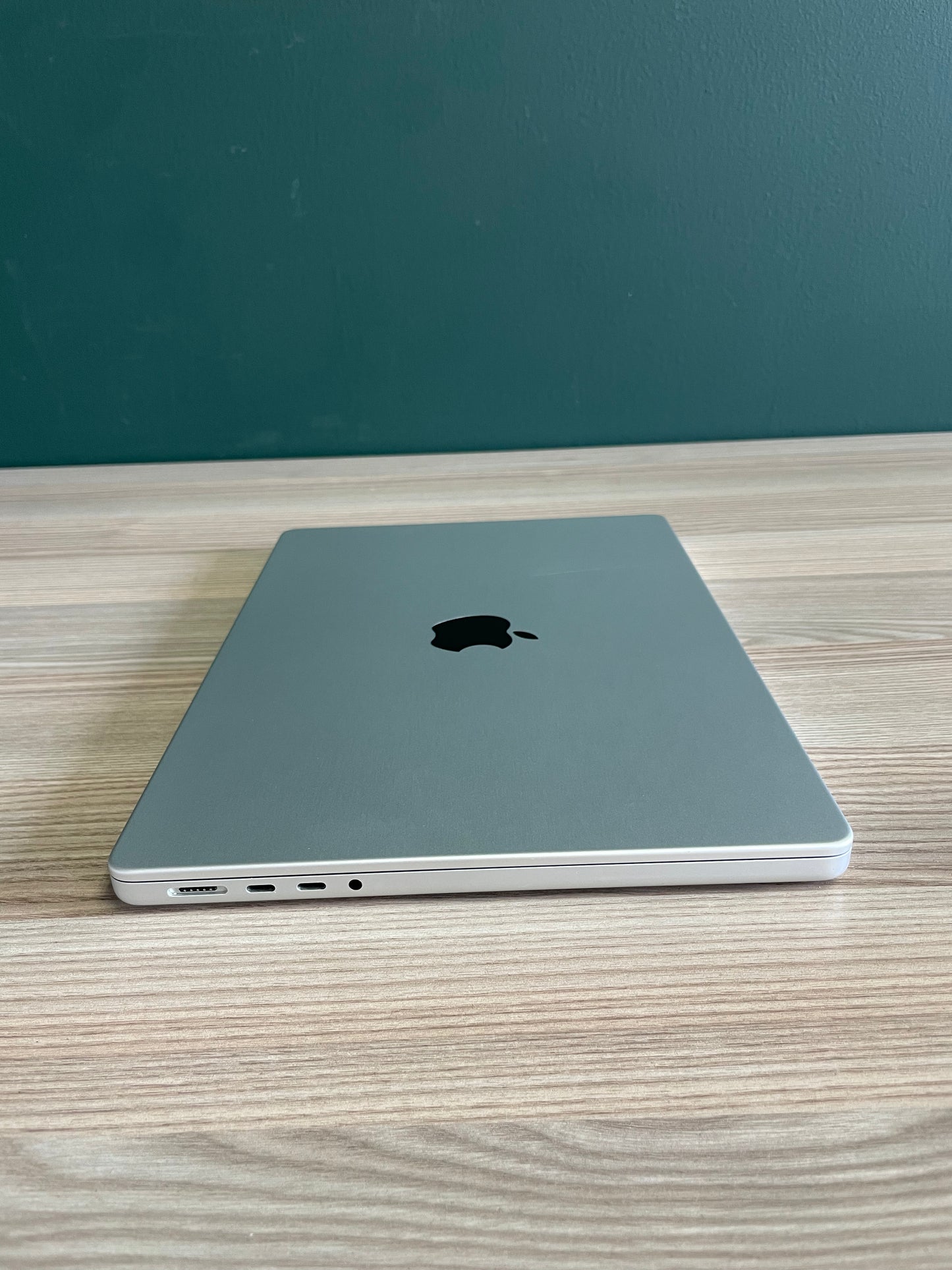 MacBook Pro 14-inch With M3 Chip 512GB - Silver (Pre-owned)