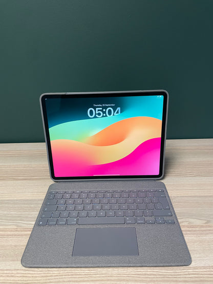 iPad Pro 12.9-inch M1 | Wi-Fi + Cellular | 1TB + Logitech Keyboard - Space Grey (Pre-owned)