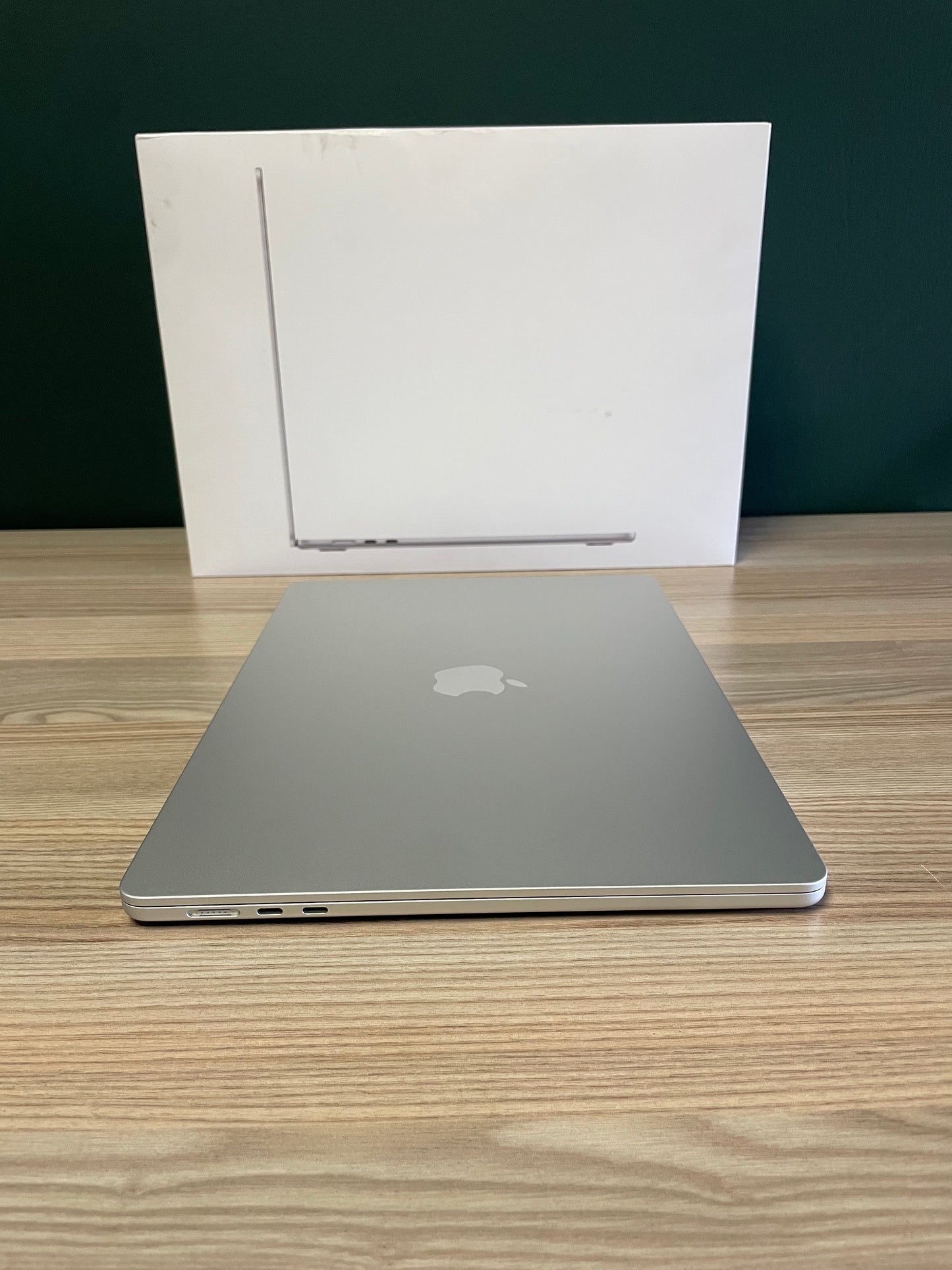 MacBook Air 15-inch | M4 Chip | 256GB | 16GB- Silver (Pre-owned)