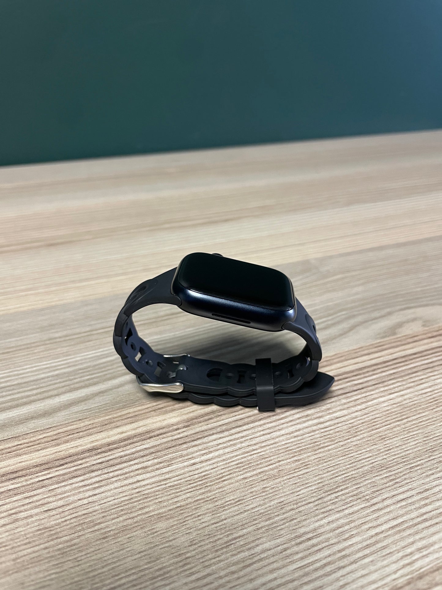 Apple Watch Series 9 GPS + Cellular - 41mm Midnight (Pre-owned)