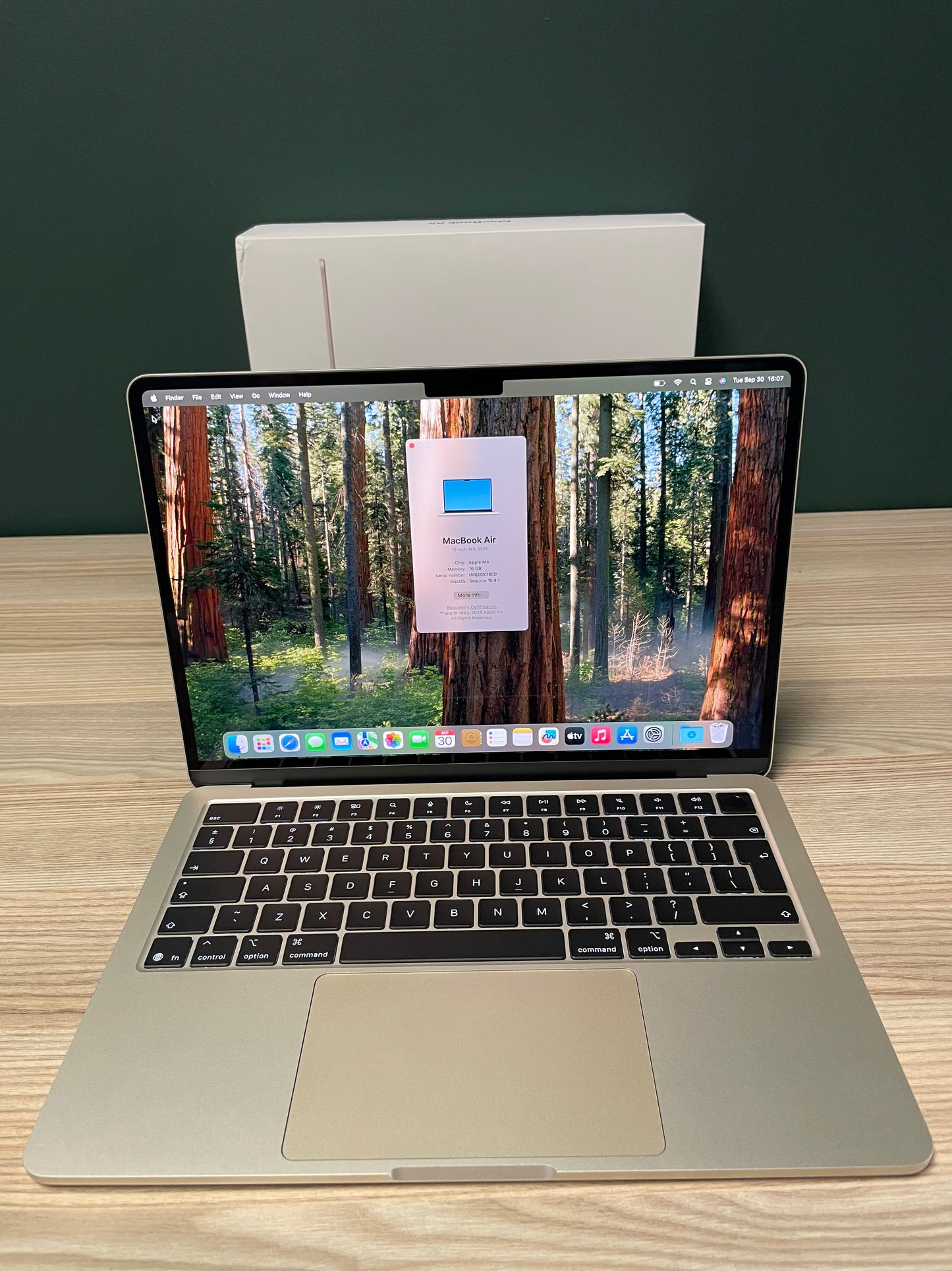 MacBook Air 13-inch | M4 Chip | 256GB | 16GB - Starlight (Pre-owned)