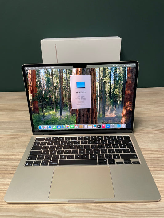 MacBook Air 13-inch | M4 Chip | 256GB | 16GB - Starlight (Pre-owned)