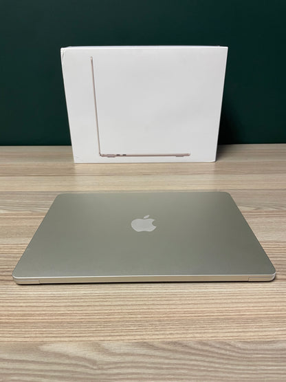 MacBook Air 13-inch | M4 Chip | 256GB | 16GB - Starlight (Pre-owned)