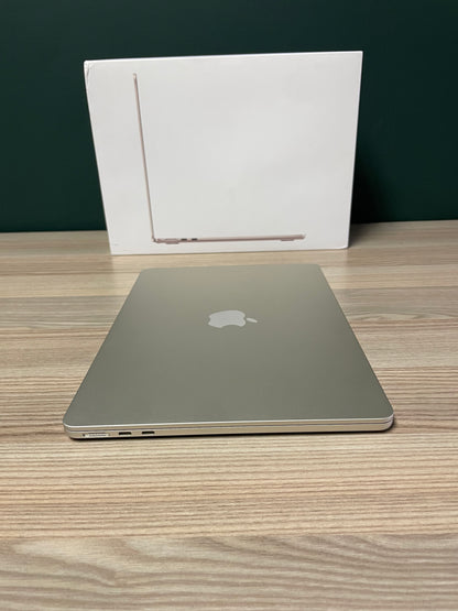 MacBook Air 13-inch | M4 Chip | 256GB | 16GB - Starlight (Pre-owned)