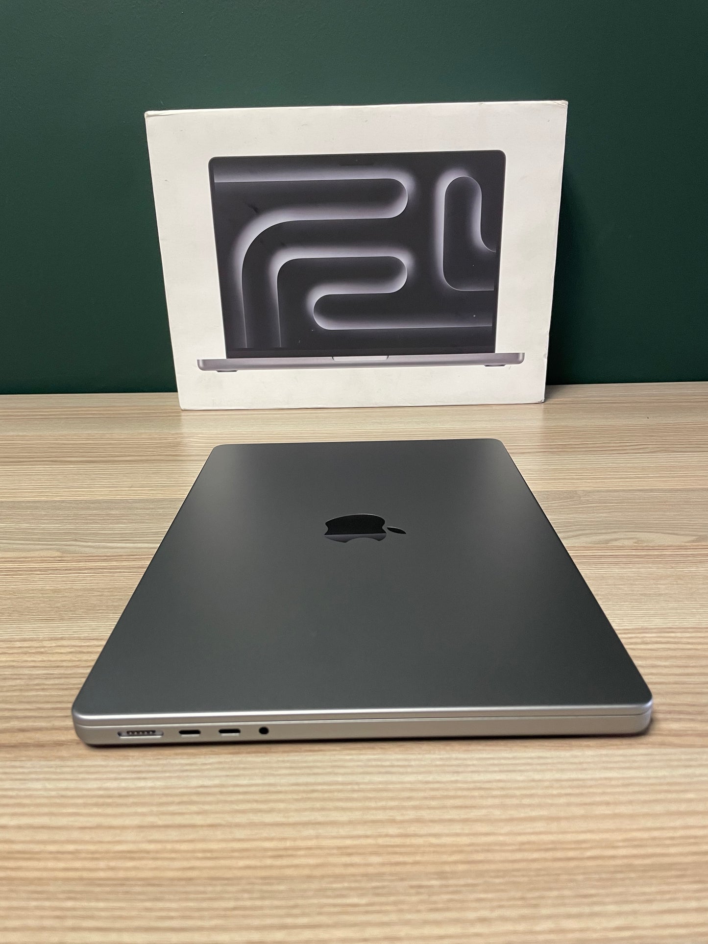 MacBook Pro 14-inch With M3 Chip- Space Grey (Pre-owned)