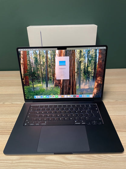 MacBook Air 15-inch | M3 Chip | 256GB - Midnight (Pre-owned)