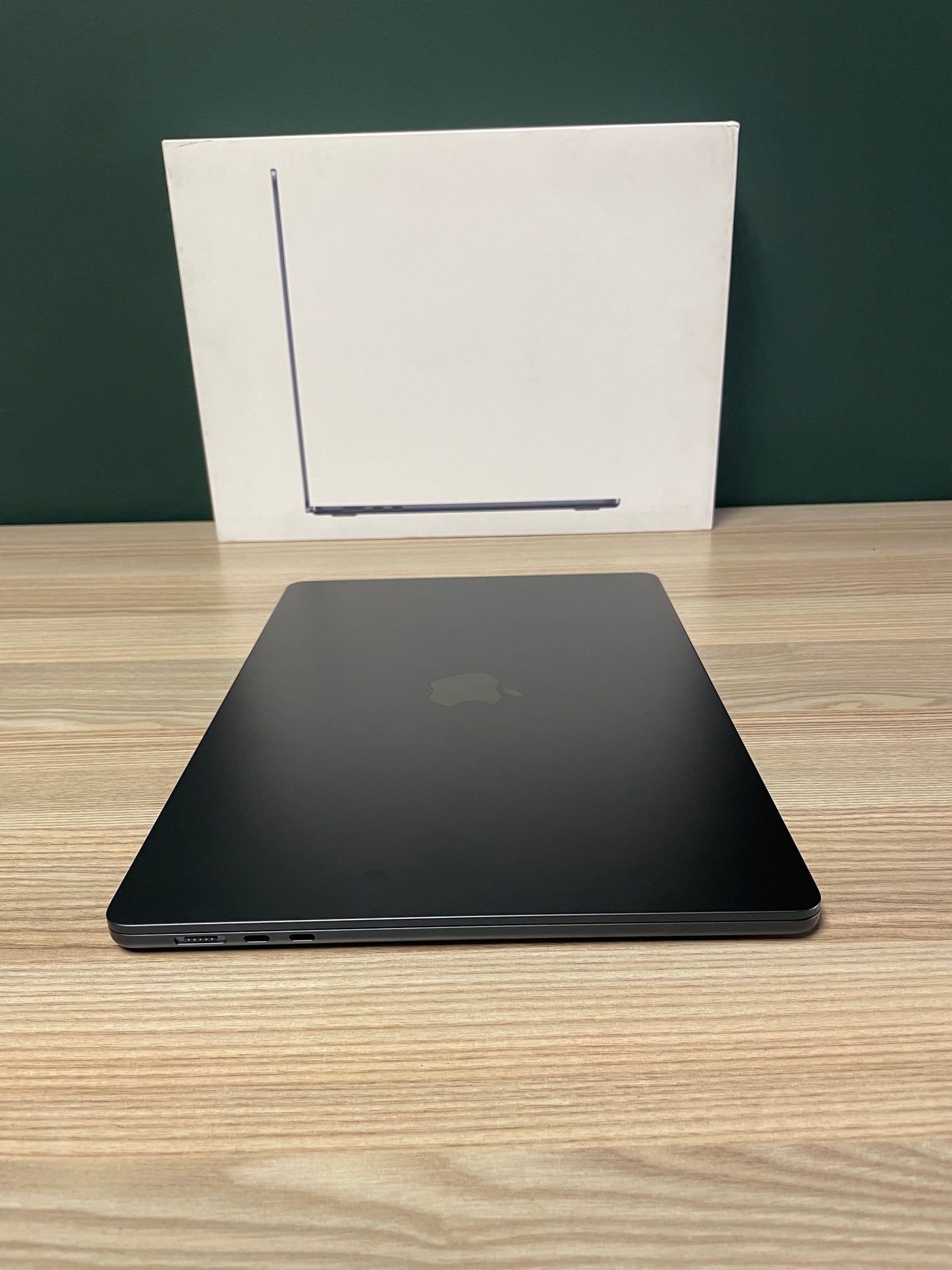 MacBook Air 15-inch | M3 Chip | 256GB - Midnight (Pre-owned)