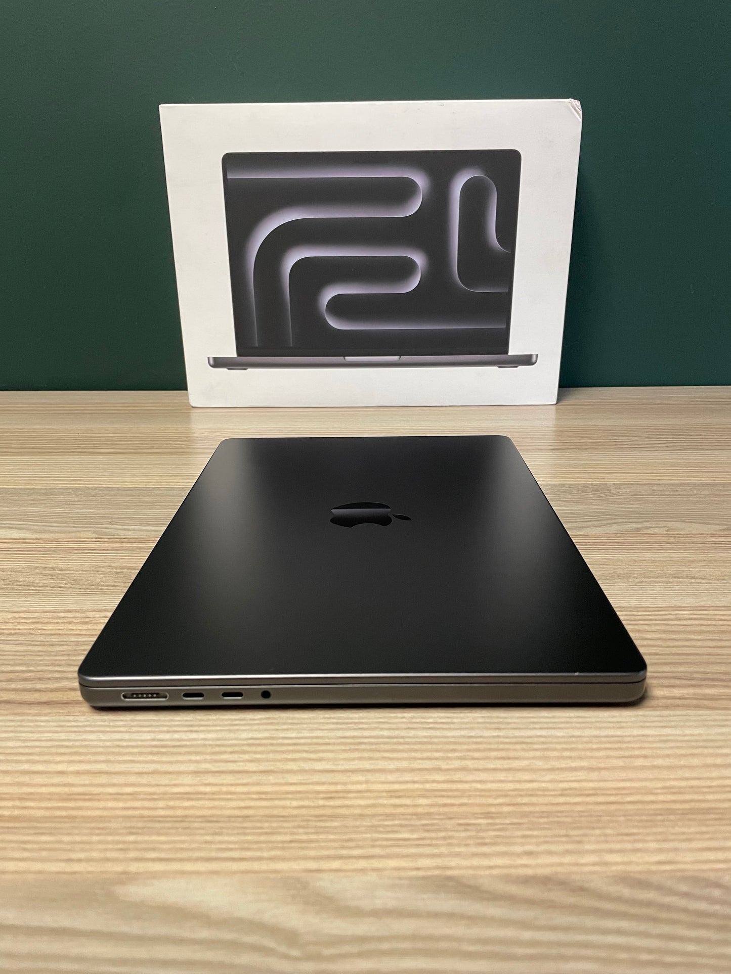 MacBook Pro 14-inch With M3 Pro Chip 512GB - Space Black (Pre-owned)