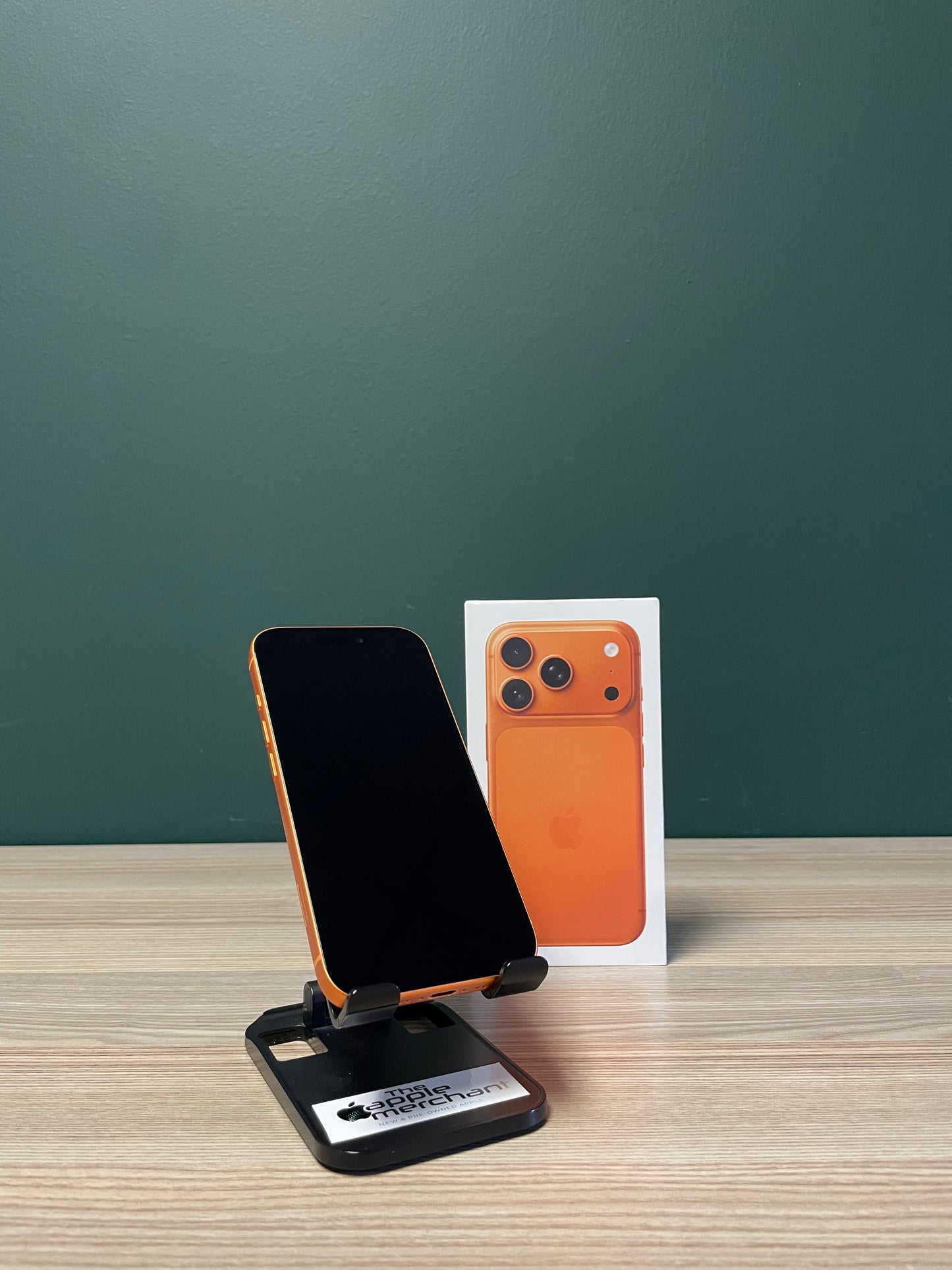 iPhone 17 Pro 256GB - Cosmic Orange (Pre-owned)