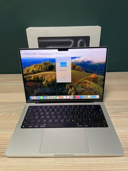 MacBook Pro 14-inch With M3 Chip 1TB | 16GB - Silver (Pre-owned)